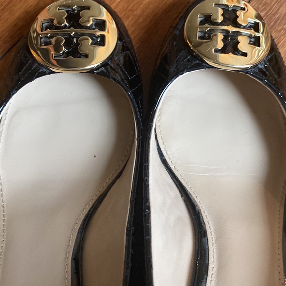 Tory Burch Black Quilted Patent Leather Quinn Wedge Sz 8 - Picture 14 of 14